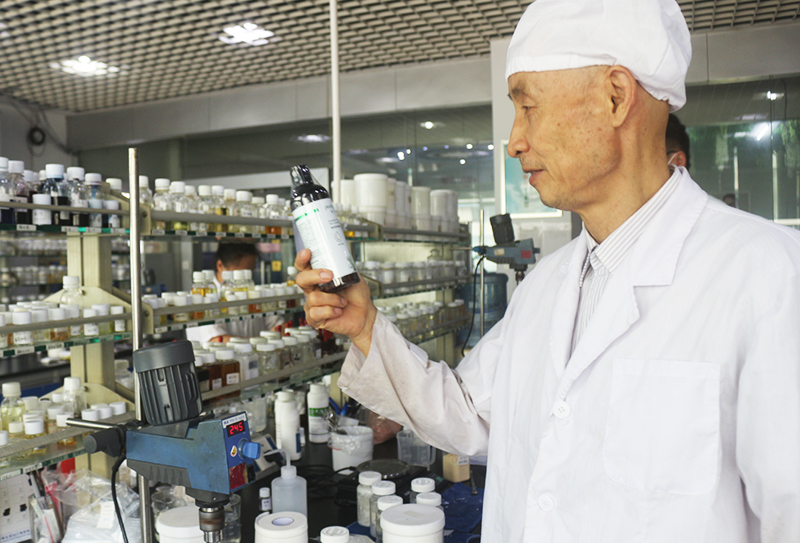 Daao Cosmetics In Guangzhou, Guangdong, China: What standards do cosmetic OEMs need to follow when choosing raw materials for their products?(pic1)